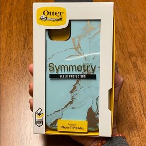 Otter box Symmetry for iPhone 11 Pro Max